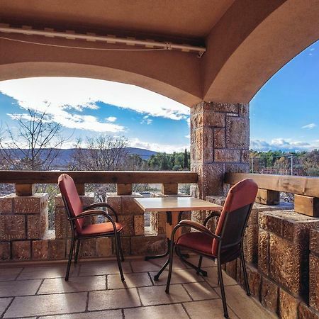 Apartmani I Sobe Dinko Starigrad Paklenica Extérieur photo