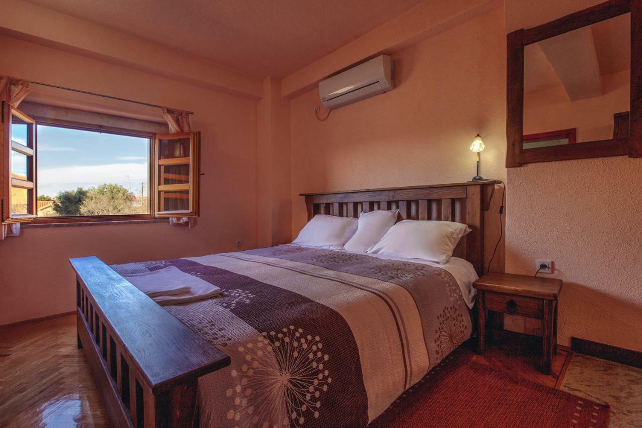 Apartmani I Sobe Dinko Starigrad Paklenica Extérieur photo