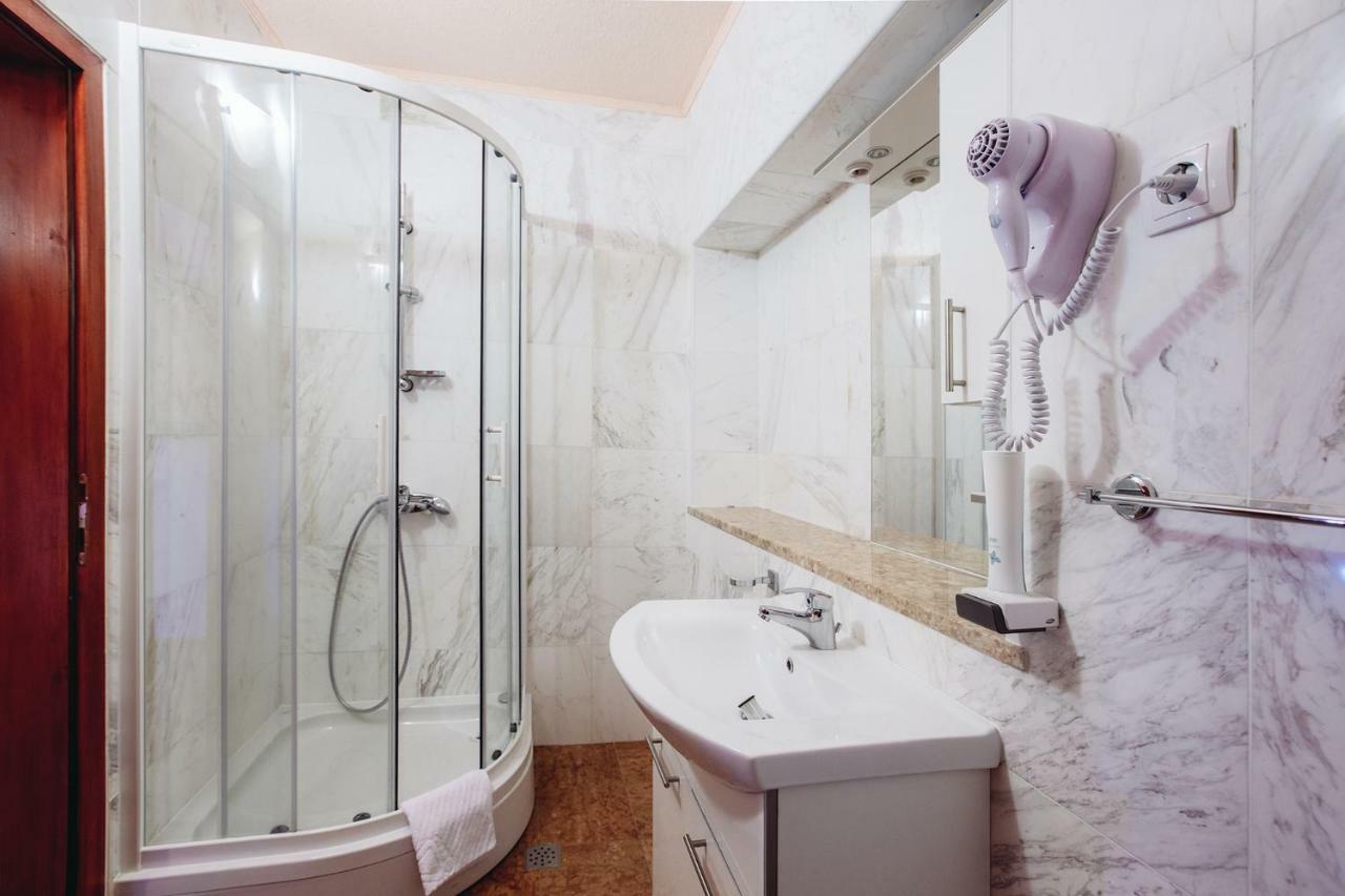 Apartmani I Sobe Dinko Starigrad Paklenica Extérieur photo