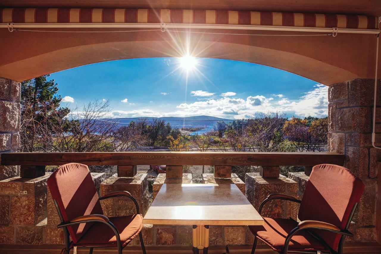 Apartmani I Sobe Dinko Starigrad Paklenica Extérieur photo